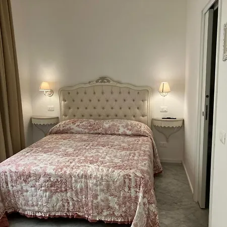Althea Apartament Viareggio